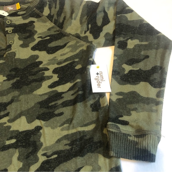 NWT Rumi + Ryder The Classic Cozy Henley Raglan Olive Camouflage Size L (12-14) - Picture 3 of 8